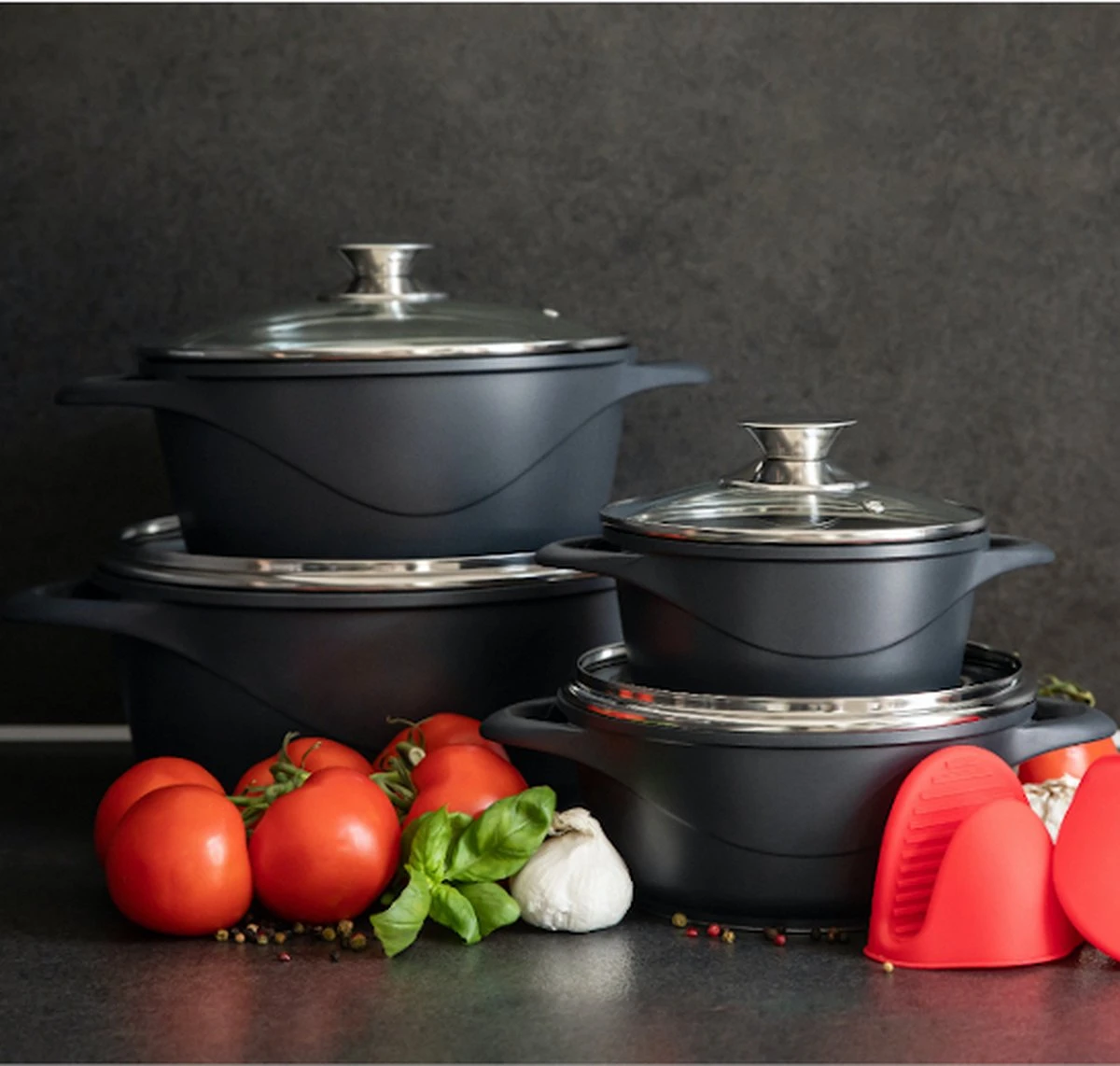 Smile 10 Delige Pannenset - Antiaanbaklaag - Vaatwasser Bestendig - Zwart 5 Smile 10 Delige Pannenset - Antiaanbaklaag - Vaatwasser Bestendig - Zwart - Afbeelding 3