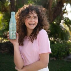 IZY Bottles X Van Gogh Museum - Amandelbloesem | 500 ML | Thermosfles | Drinkfles | Waterfles | Schoolfles | Isoleerfles | Beker | Drinkbeker | Koud | Warm | Fles | Back To School | 500ml -Woonkeuken Winkel 1200x1200 1057