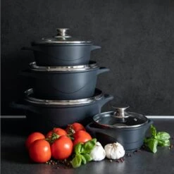 Smile 10 Delige Pannenset - Antiaanbaklaag - Vaatwasser Bestendig - Zwart 33 Smile 10 Delige Pannenset - Antiaanbaklaag - Vaatwasser Bestendig - Zwart -Woonkeuken Winkel 1200x1200 566