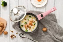 Royalty Line Inductie Pannenset - Luxe 14-delige Pannenset Marmeren Coating - Pannen Met Afneembare Handvaten - Oven-Ready - PFAS-Vrij - Voor Alle Warmtebronnen - Afneembare Koudgrepen - Antiaanbaklaag - Koekenpan Met Glazen Deksels - Roze 24 Royalty Line Inductie Pannenset - Luxe 14-delige Pannenset Marmeren Coating - Pannen Met Afneembare Handvaten - Oven-Ready - PFAS-Vrij - Voor Alle Warmtebronnen - Afneembare Koudgrepen - Antiaanbaklaag - Koekenpan Met Glazen Deksels - Roze -Woonkeuken Winkel 1200x799 66