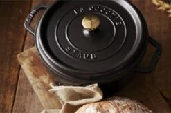 Staub Ronde Braadpan - Ø28 Cm - Zwart 12 Staub Ronde Braadpan - Ø28 Cm - Zwart -Woonkeuken Winkel 1200x799 88