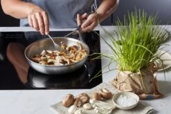 Demeyere Essential 5 RVS Koekenpan – Koekenpan Inductie - 24 Cm – PTFE-vrij -Woonkeuken Winkel 1200x800 31