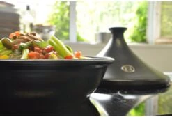 Emile Henry Tajine - Ø32 Cm - Fusain 16 Emile Henry Tajine - Ø32 Cm - Fusain -Woonkeuken Winkel 1200x814 3