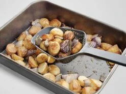 Joseph Joseph Scoop Plus Vergietlepel - Schuimspaan - Frituurschep 16 Joseph Joseph Scoop Plus Vergietlepel - Schuimspaan - Frituurschep -Woonkeuken Winkel 1200x900 5