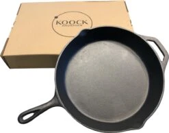 Koock Amsterdam® Skillet - Gietijzer - 25cm - Koekenpan - Geschikt Voor Alle Warmtebronnen -Woonkeuken Winkel 1200x944