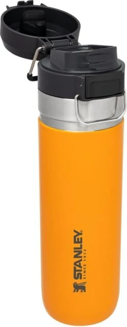 Stanley The Quick Flip Water Bottle 0,70L - Thermosfles - Saffron -Woonkeuken Winkel 465x1200