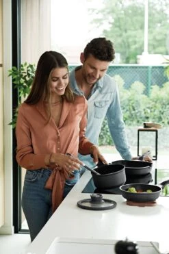 BergHOFF Steelpan Met Deksel Stone 18 Cm - Leo -Woonkeuken Winkel 800x1200 23