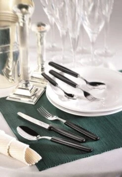 Victorinox Swiss Classic Tafelmessenset - 11cm - 3-delig - Zwart - Gekarteld - RVS En Kunststof -Woonkeuken Winkel 827x1200